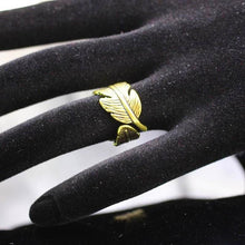 Load image into Gallery viewer, Antique Feather Ring - SexyBling