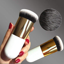 Load image into Gallery viewer, Chubby Pier Round Head Foundation Brush - SexyBling