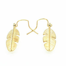 Load image into Gallery viewer, Gothic Leaf Pendant Choker Necklace - SexyBling
