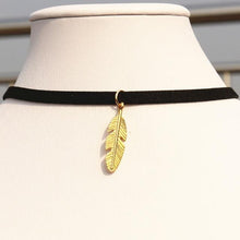 Load image into Gallery viewer, Gothic Leaf Pendant Choker Necklace - SexyBling