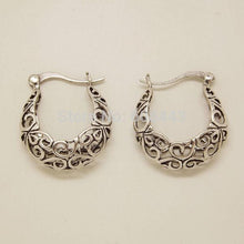Load image into Gallery viewer, Hollow Plant Hoop Earrings - SexyBling