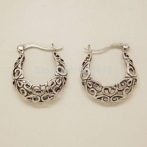 Hollow Plant Hoop Earrings - SexyBling