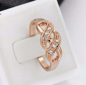 Creepers Wave Shape Cubic Zirconia Finger Rings - SexyBling