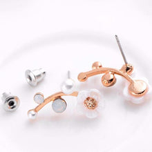 Load image into Gallery viewer, Pearl Flower Earrings - SexyBling