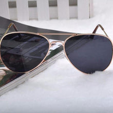 Load image into Gallery viewer, Metal Frame Pilot Sunglasses - SexyBling
