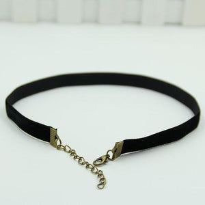 Retro Velvet Black Choker Necklace - SexyBling