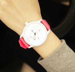 Silicone Strap Watch For Women - SexyBling