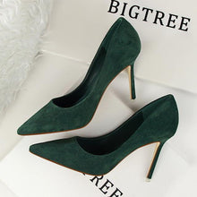 Load image into Gallery viewer, Classic Suede Flock Slim Pump - SexyBling
