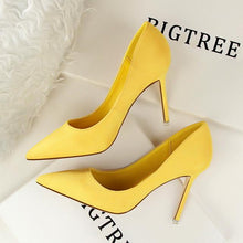 Load image into Gallery viewer, Classic Suede Flock Slim Pump - SexyBling