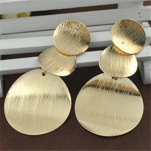 Load image into Gallery viewer, Big Leaf Water Drop Earrings - SexyBling