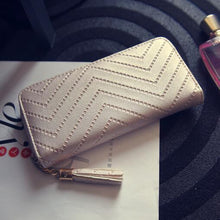 Load image into Gallery viewer, Luxurious Tassel Zig Zag Wallet - SexyBling