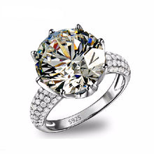 Load image into Gallery viewer, Cubic Zircon Crown Ring - SexyBling