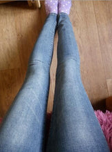 Load image into Gallery viewer, NEW Slim Fit Pencil Jeans - SexyBling