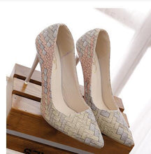 Load image into Gallery viewer, Retro Themed Designer Pumps - SexyBling